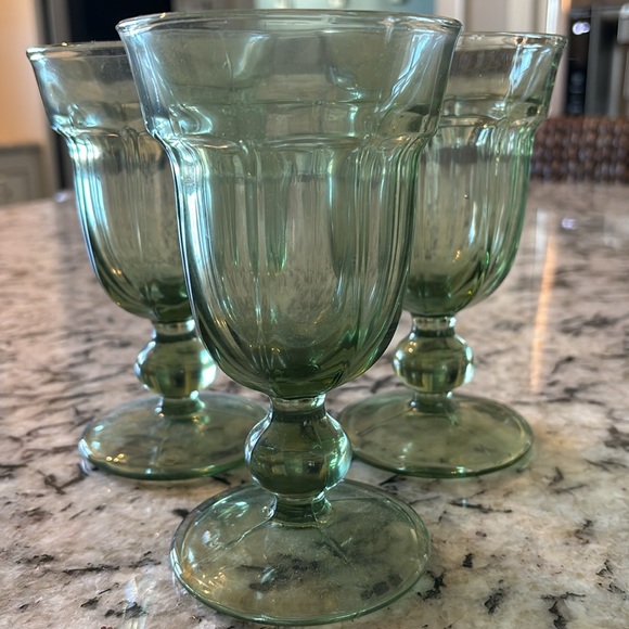 Glass goblets from Pottery Barn - Picture 2 of 5